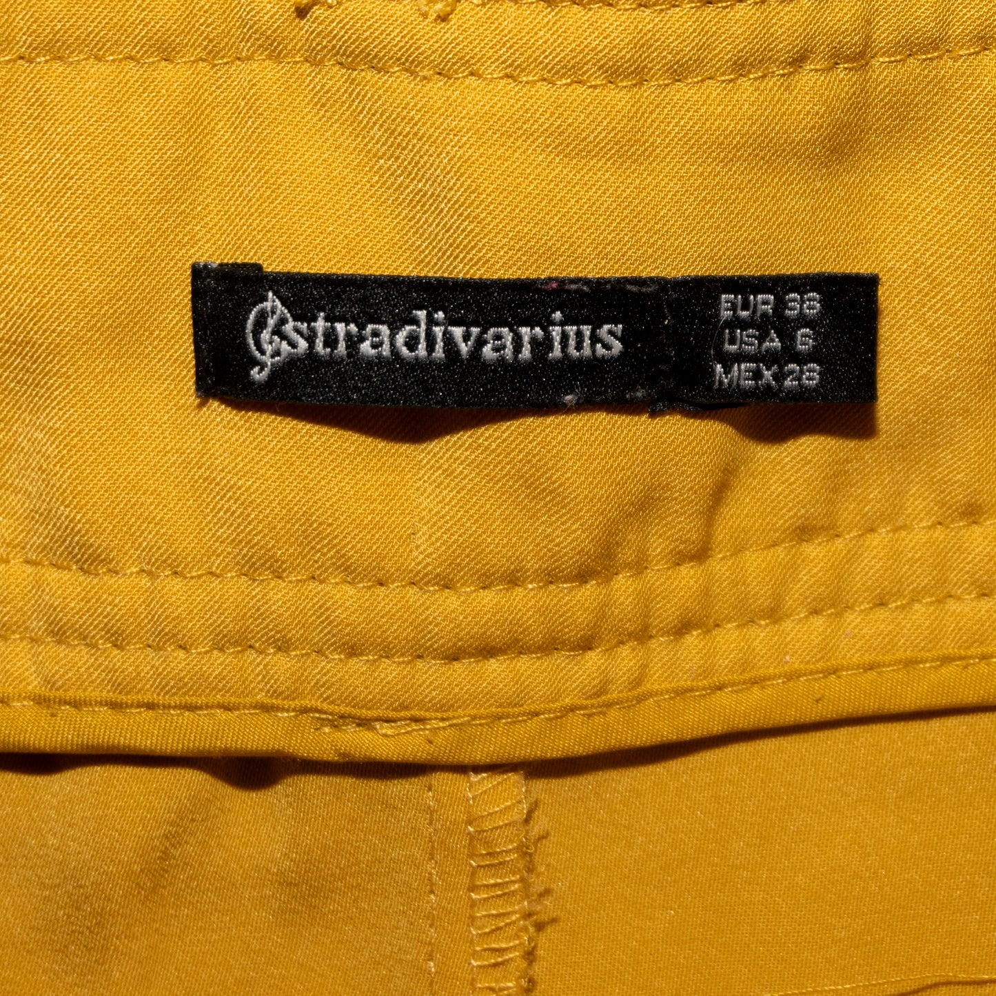 Belted Shorts (38 EU)